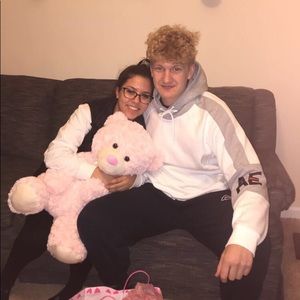 Meet your Posher, Avery